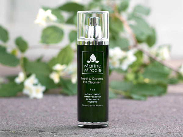 Naturlig oljerens som effektivt fjerner sminke på en skånsom måte.